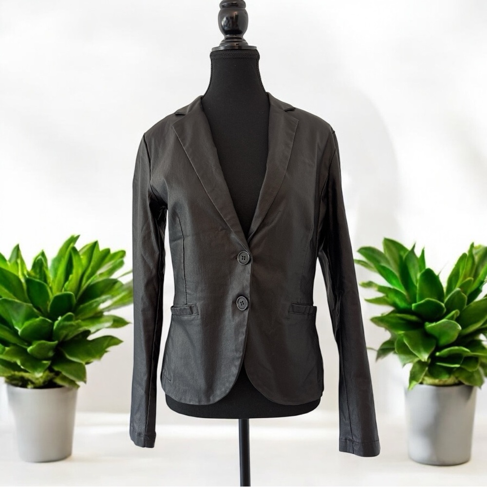 Nuna Lie Black Fitted Blazer